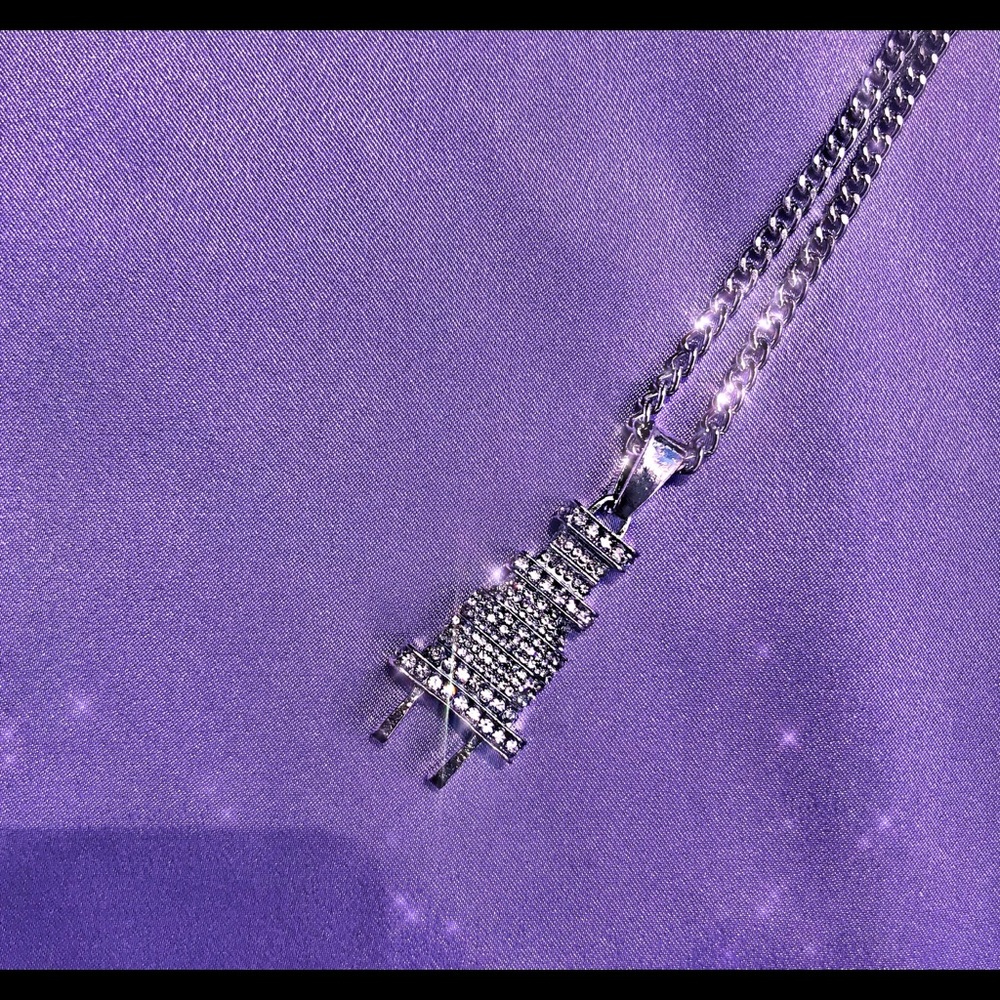 PLUG PENDANT CHAIN